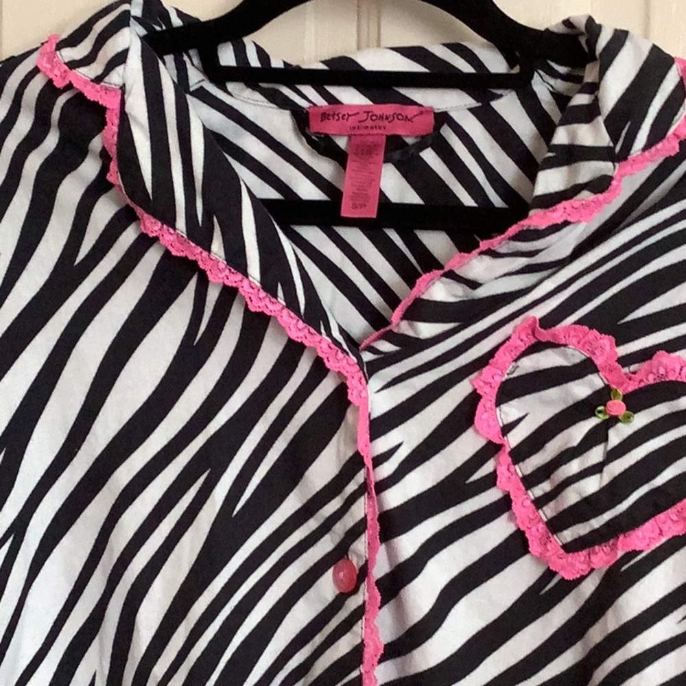 Betsey Johnson PJs - Picture 3 of 7
